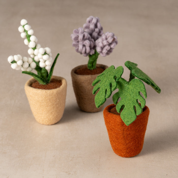 Felted Flower Pot - Leaves - Ten Thousand Villages 3