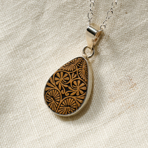 Carved Gourd Teardrop Pendant Necklace