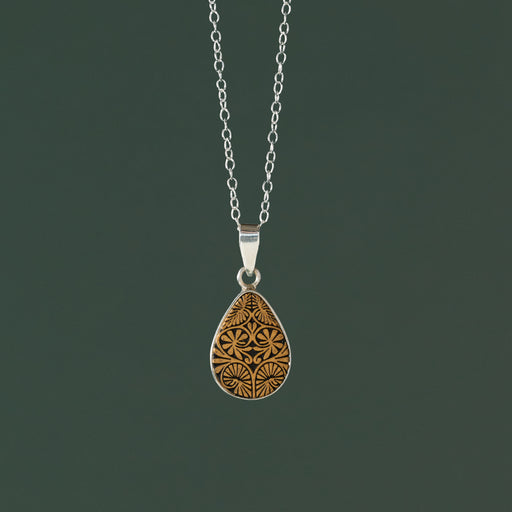 Carved Gourd Teardrop Pendant Necklace