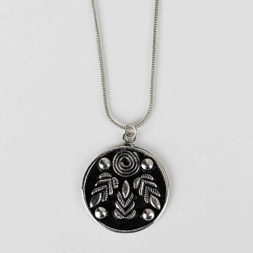 Sarita Pendant Necklace