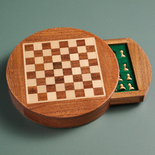 Acacia Wood Round Magnetic Chess Set - Ten Thousand Villages