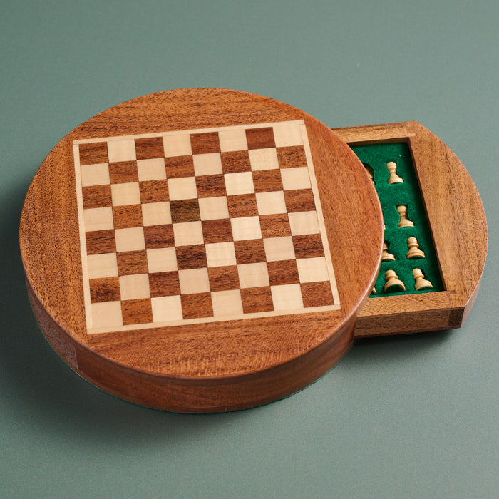 Acacia Wood Round Magnetic Chess Set 2