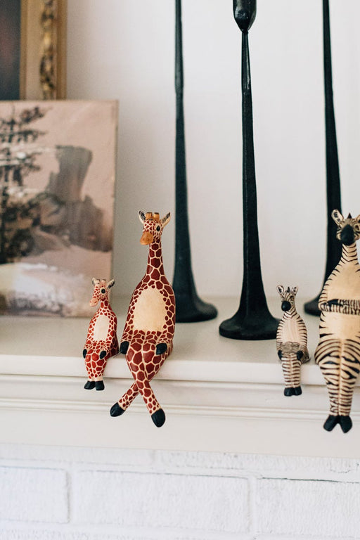 Little Giraffe Shelf Sitter