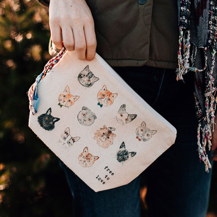 Free To Love Pouch (Cats) - Ten Thousand Villages 1