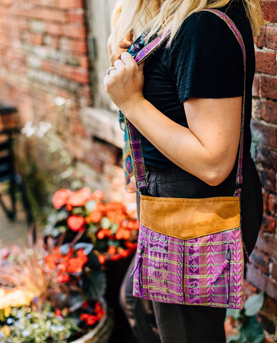 Cuerina & Cloth Bag - Ten Thousand Villages 1